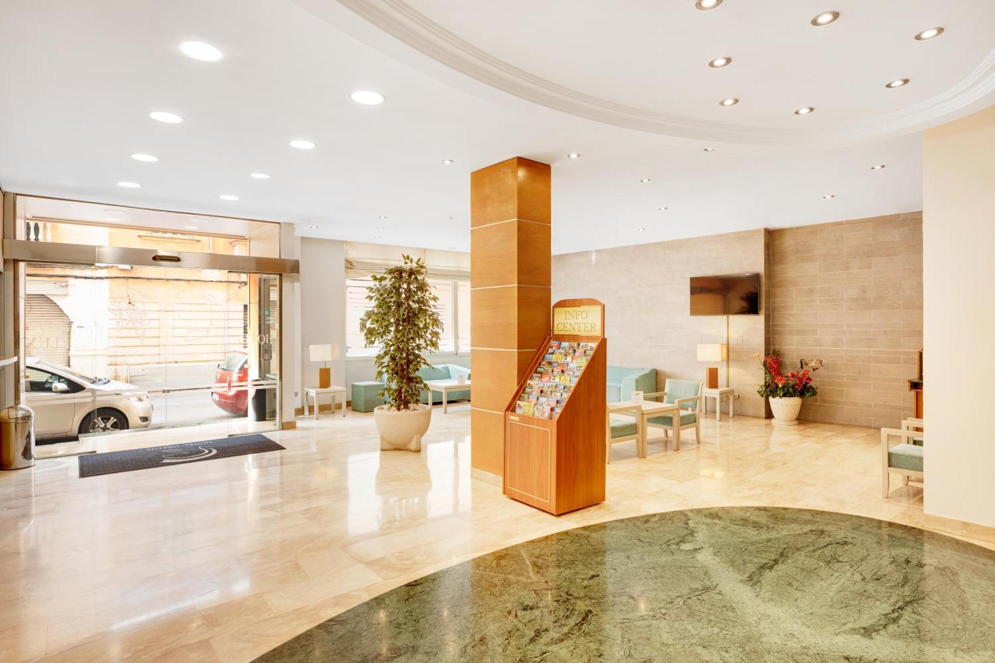 Abelux Hotel Palma de Mallorca Bagian luar foto